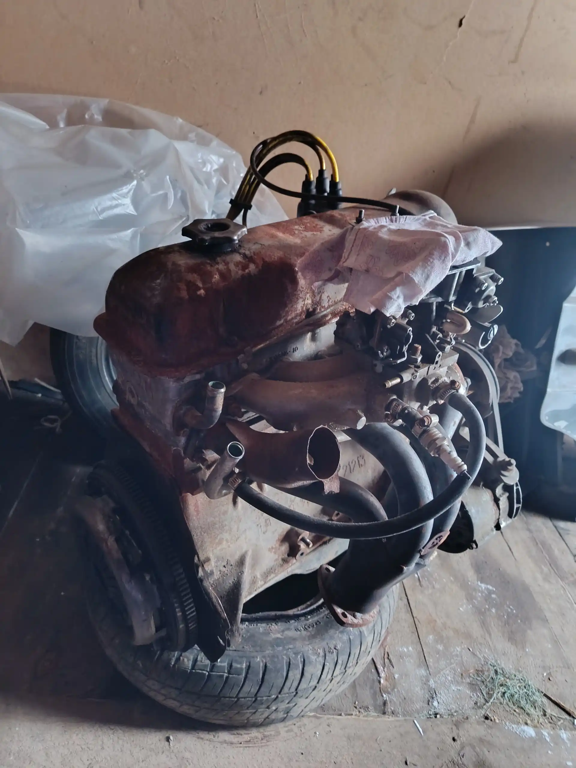 Двигатель 21213 1.7 с карбюратором и навесным оборудованием - Запчасти (Авто) в Вологда