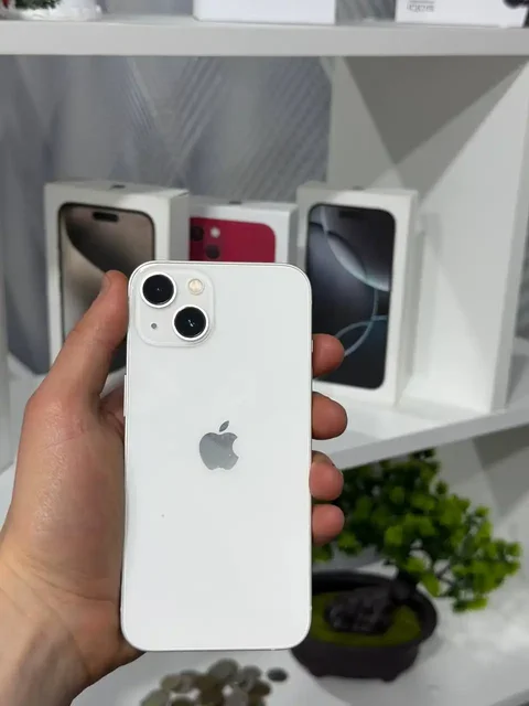 iPhone 13 128GB в отличном состоянии - Мониторы в Вологда