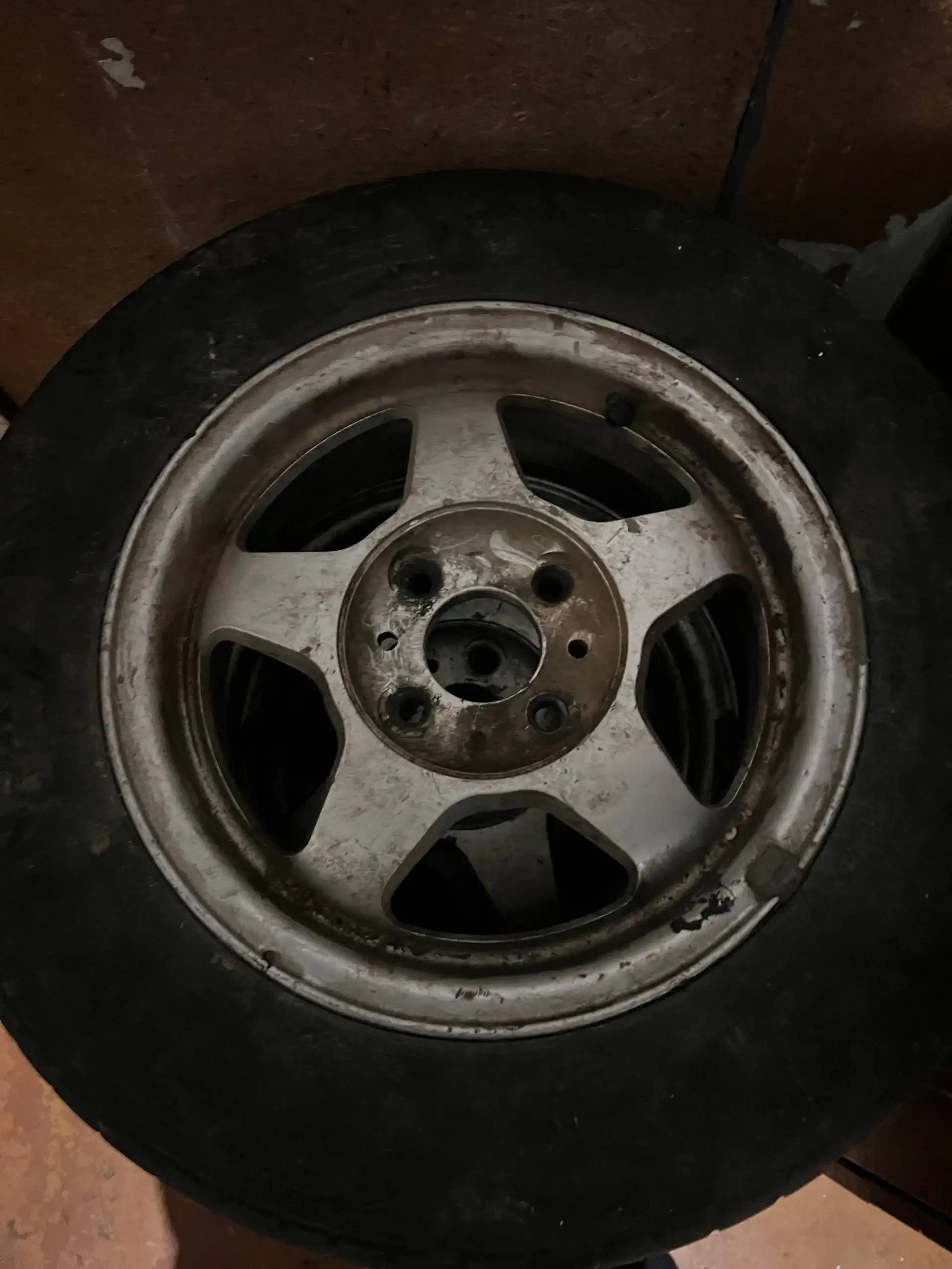 Продам колеса с хорошей резиной некомплектом - Запчасти (Авто) в Вологда