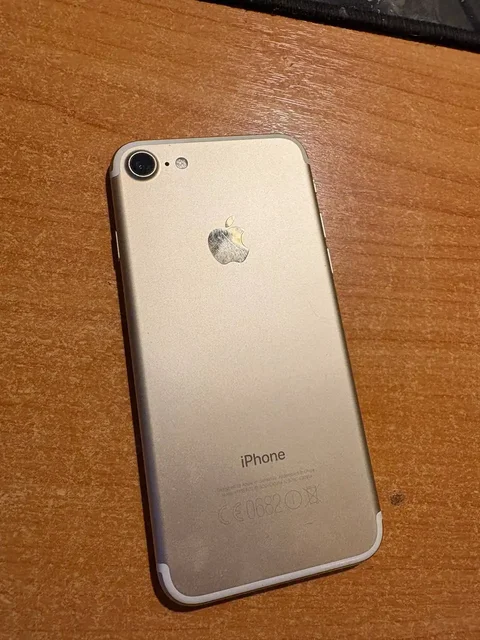 Продам айфон 7 с трещиной на экране - Мониторы в Вологда