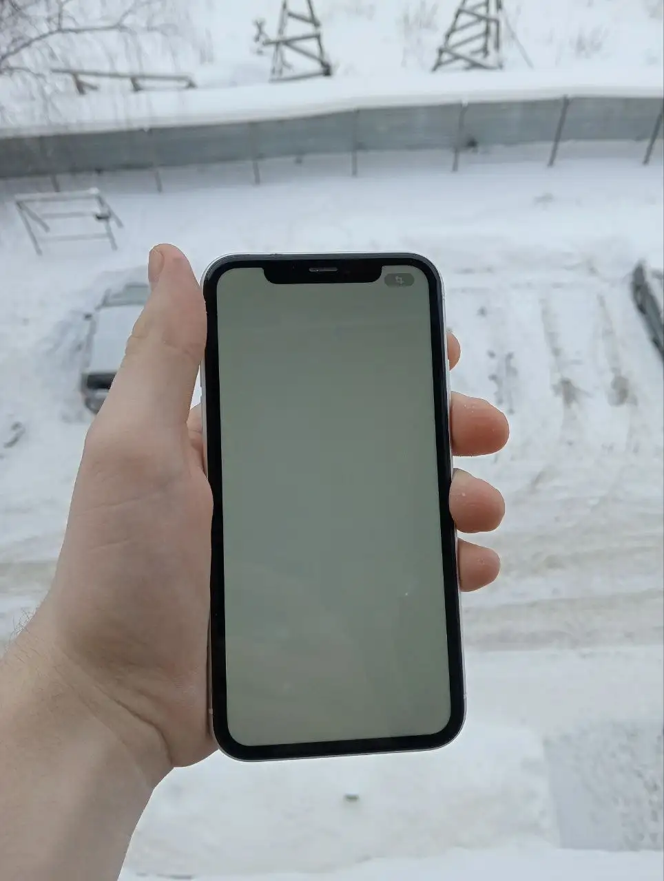 Продам телефон с битой крышкой и точками на экране - Смартфоны (Электроника) в Вологда