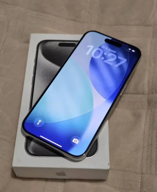 Продам айфон 15 про состояние 8/10 - Мониторы в Вологда