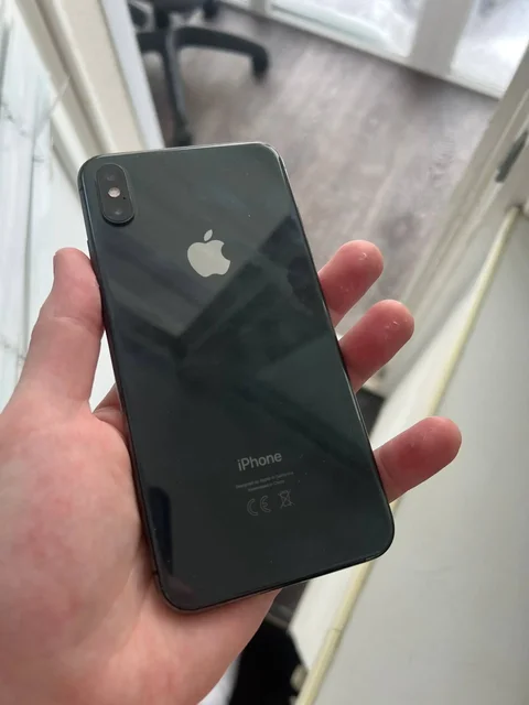 Apple Watch 5 44мм с поврежденным экраном и аккумулятором 74% - Фототехника в Вологда