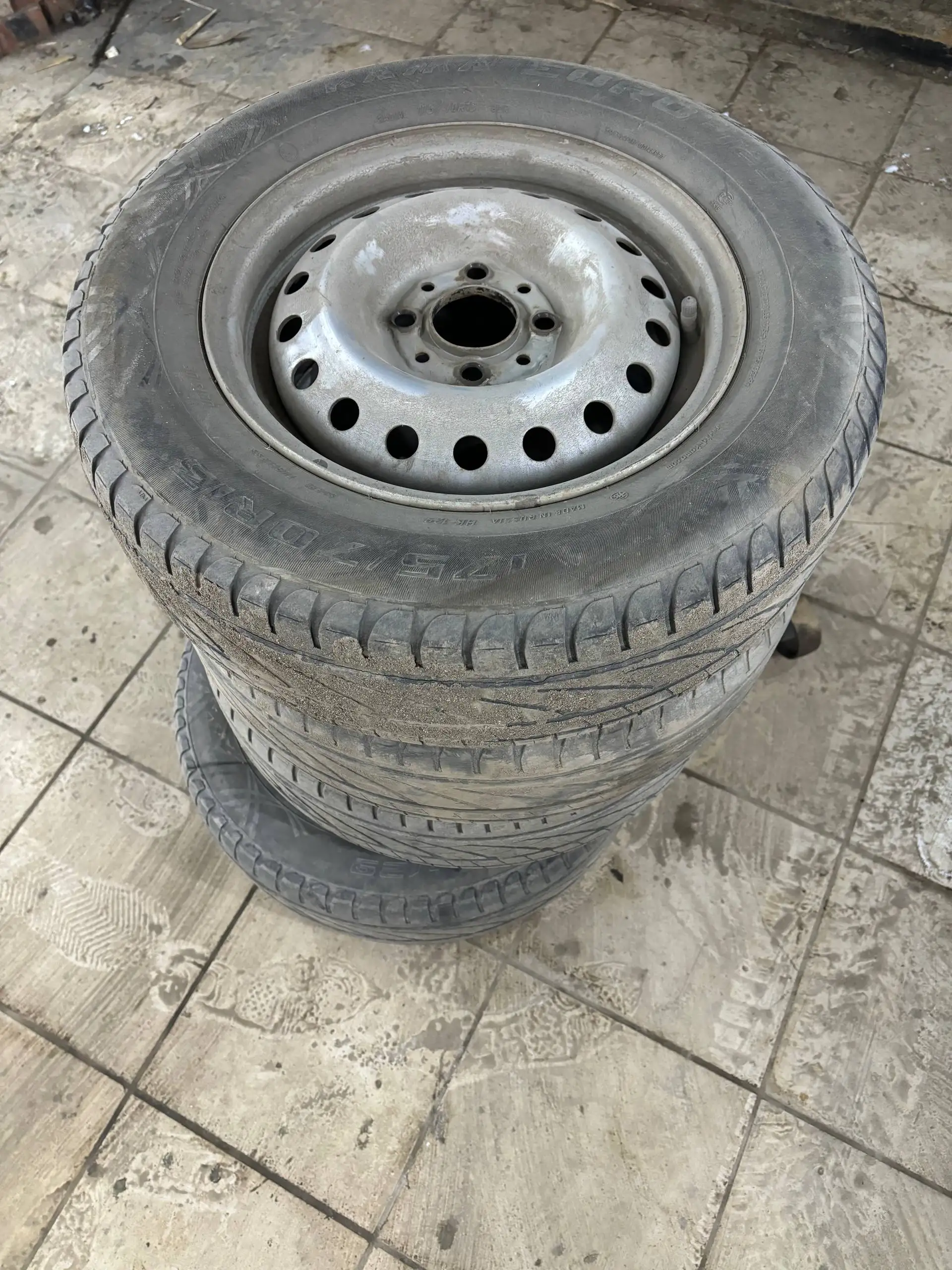 Колеса и фары для авто в Вологде - Запчасти (Авто) в Вологда