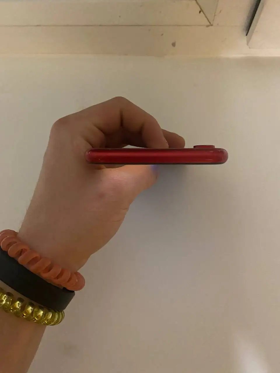 Продам iPhone XR с разбитой задней крышкой - Смартфоны (Электроника) в Вологда