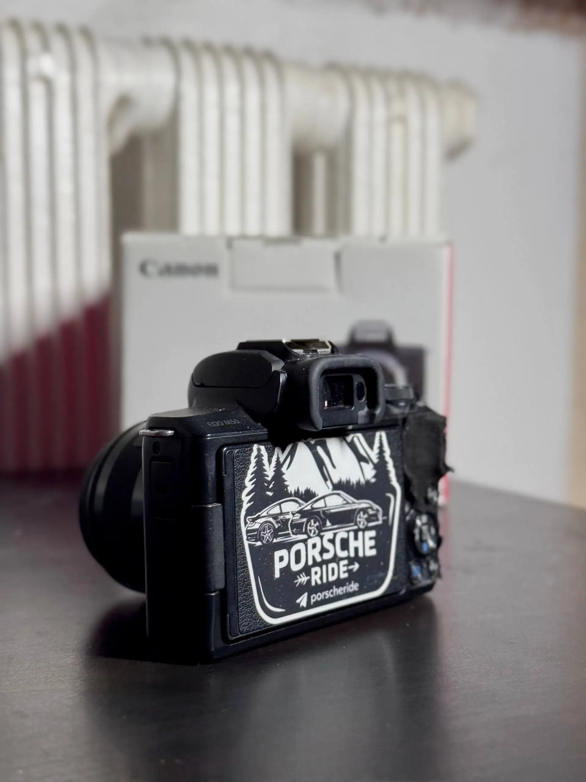 Canon M50 с объективом и аксессуарами в состоянии активного использования - Фототехника (Электроника) в Вологда