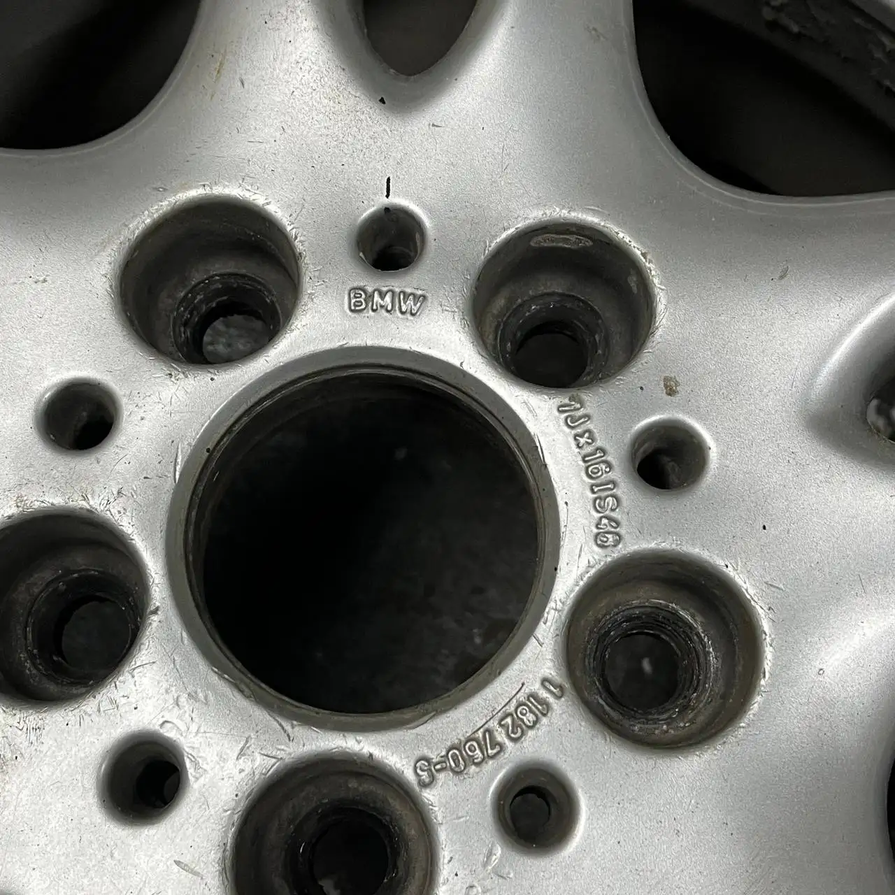 Продажа оригинальных дисков BMW R16 5*120 с резиной - Запчасти (Авто) в Вологда