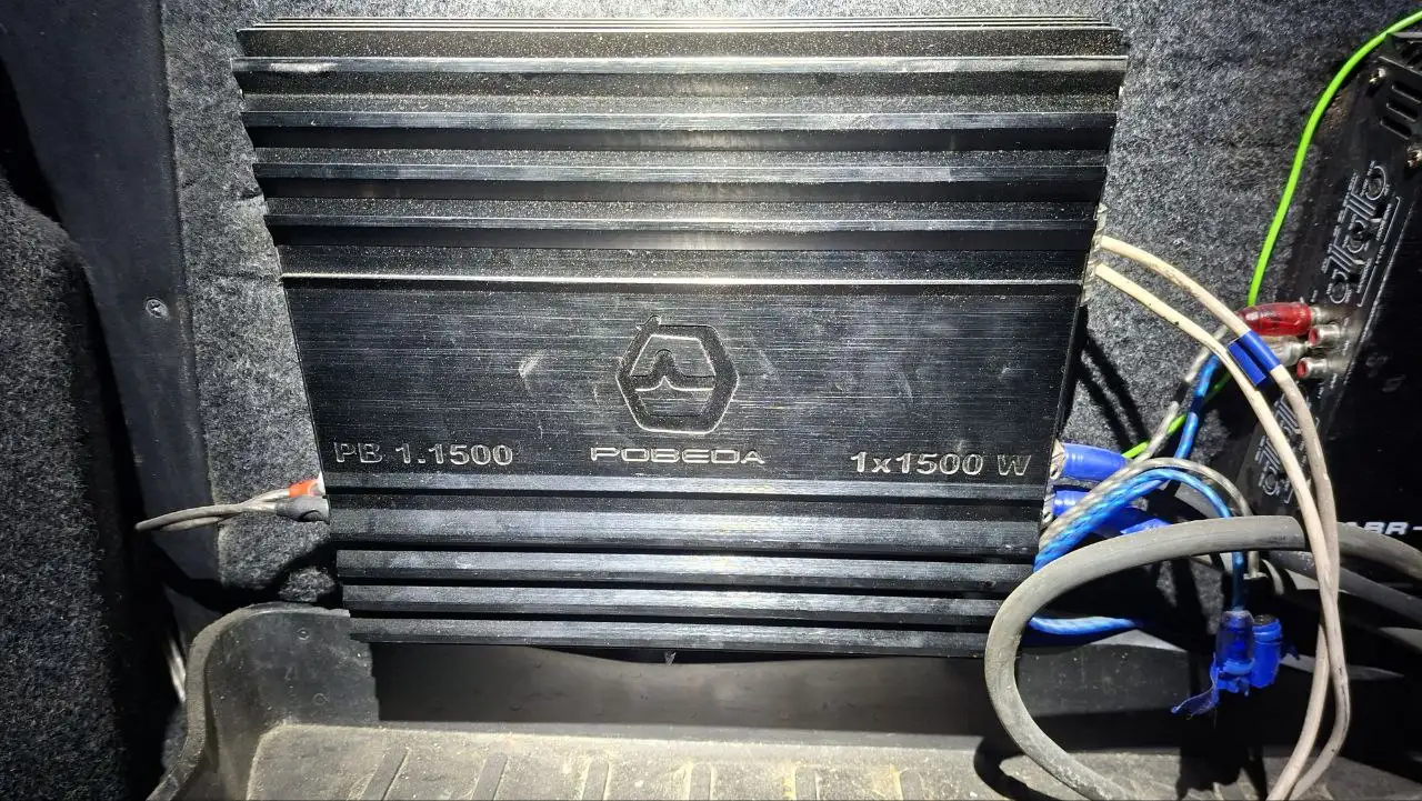 Продам сабвуфер AMP Mass 1000 с коробом и усилитель урал 1.1500 - Аудио (Авто) в Вологда