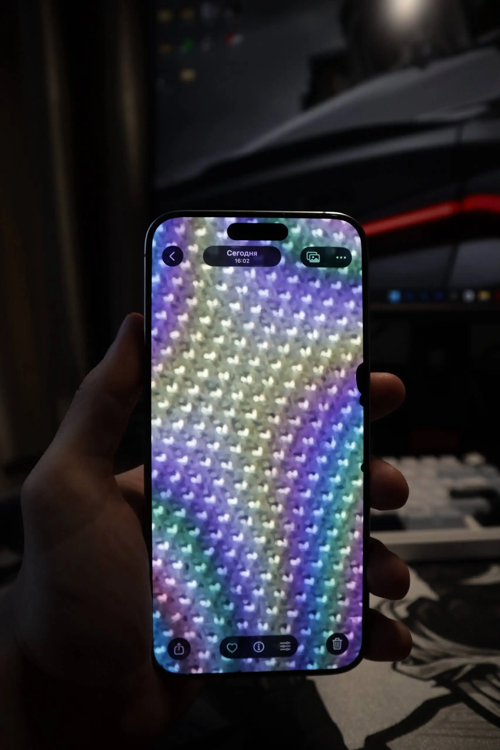 iPhone 15 Pro Max 256гб с пятнами на дисплее - Смартфоны (Электроника) в Вологда