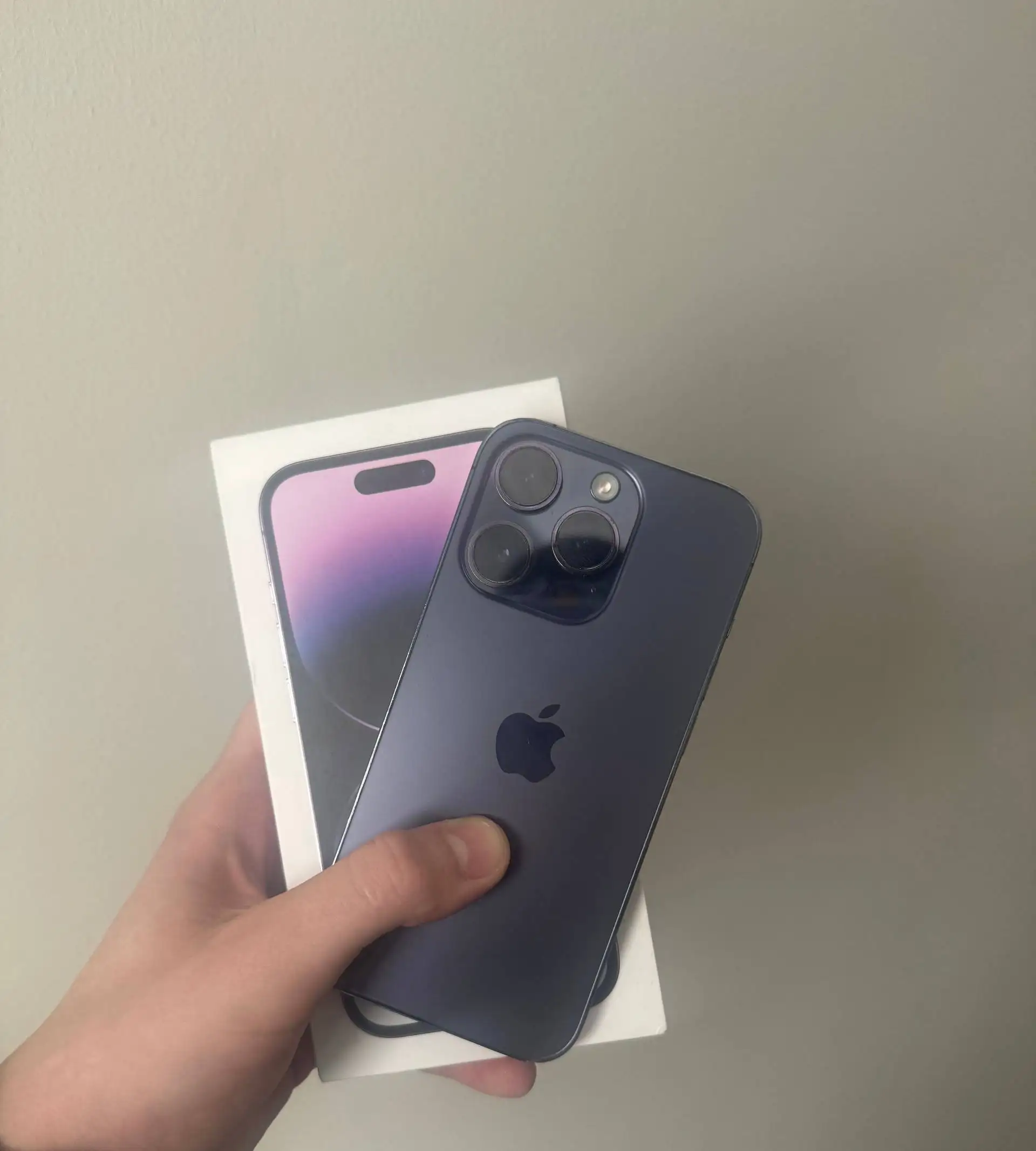 Айфон 14 Pro 256 ГБ с царапинами, полный комплект - Смартфоны (Электроника) в Вологда