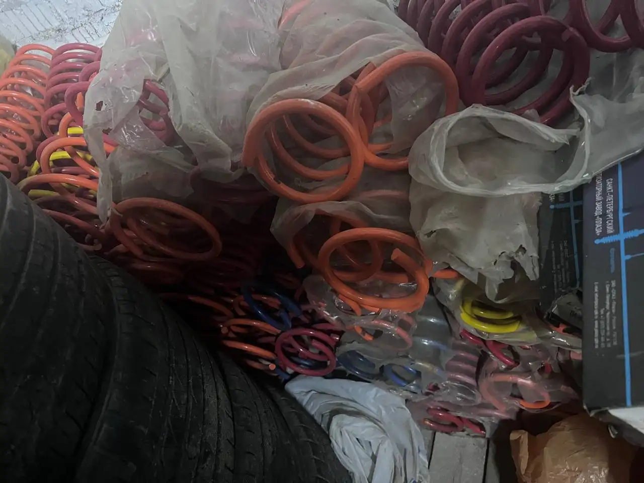 Пружины и амортизаторы для авто - Подвеска (Запчасти) в Вологда