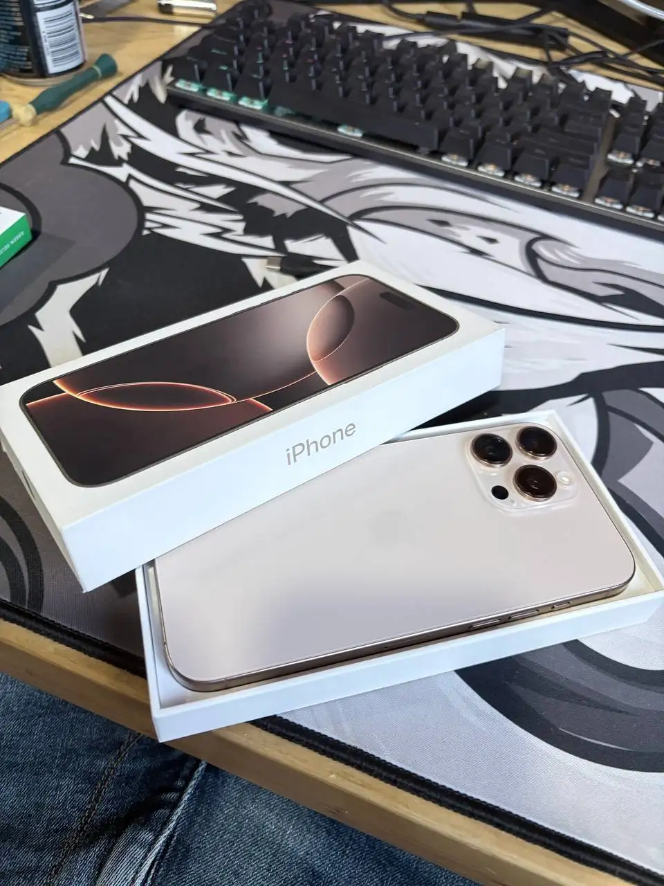 Продам iPhone 16 Pro Max 256 Гб золотой - Смартфоны (Электроника) в Вологда