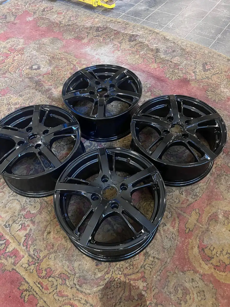 Продам комплект литых дисков R15 Replica - Запчасти (Авто) в Вологда