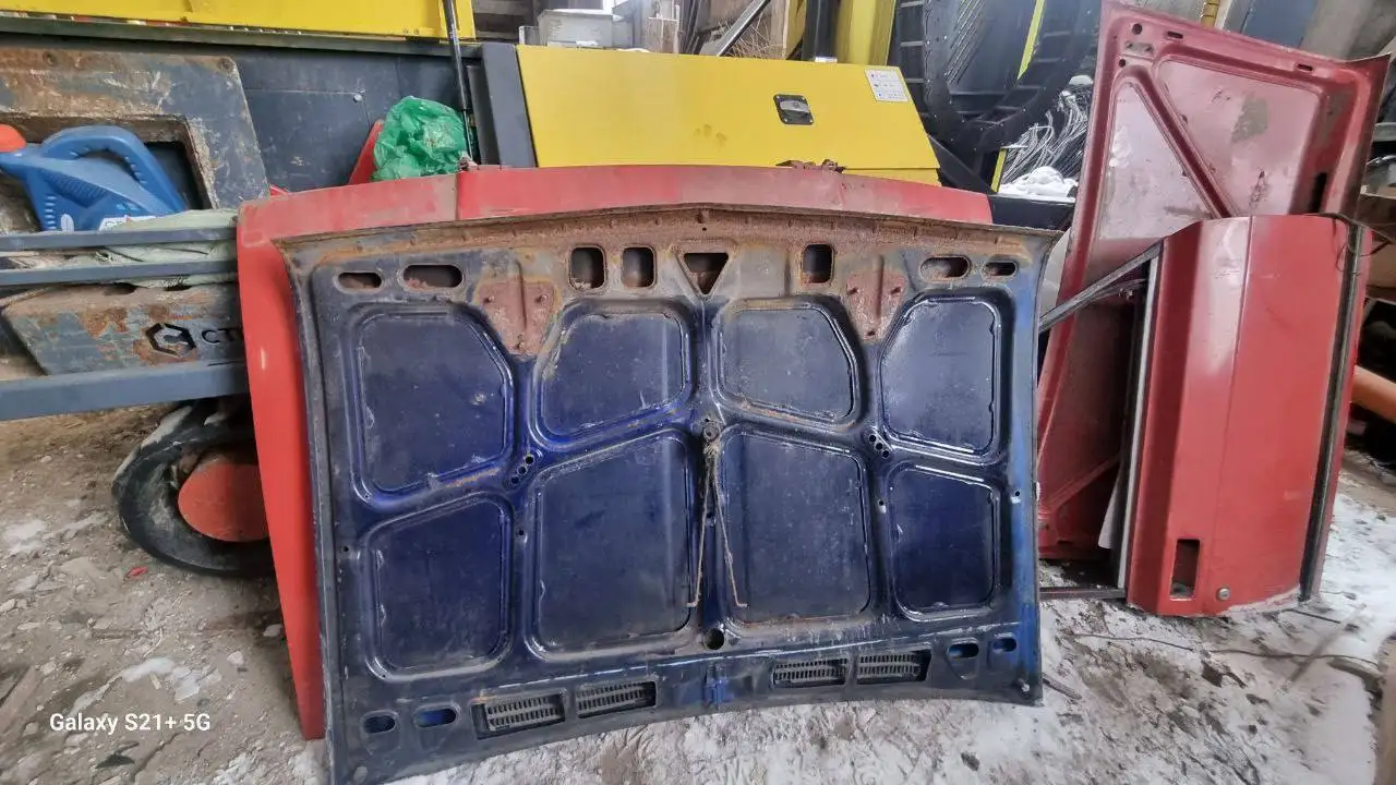 Капот ВАЗ 2106 в хорошем состоянии - Автозапчасти для ВАЗ (Запчасти) в Вологда