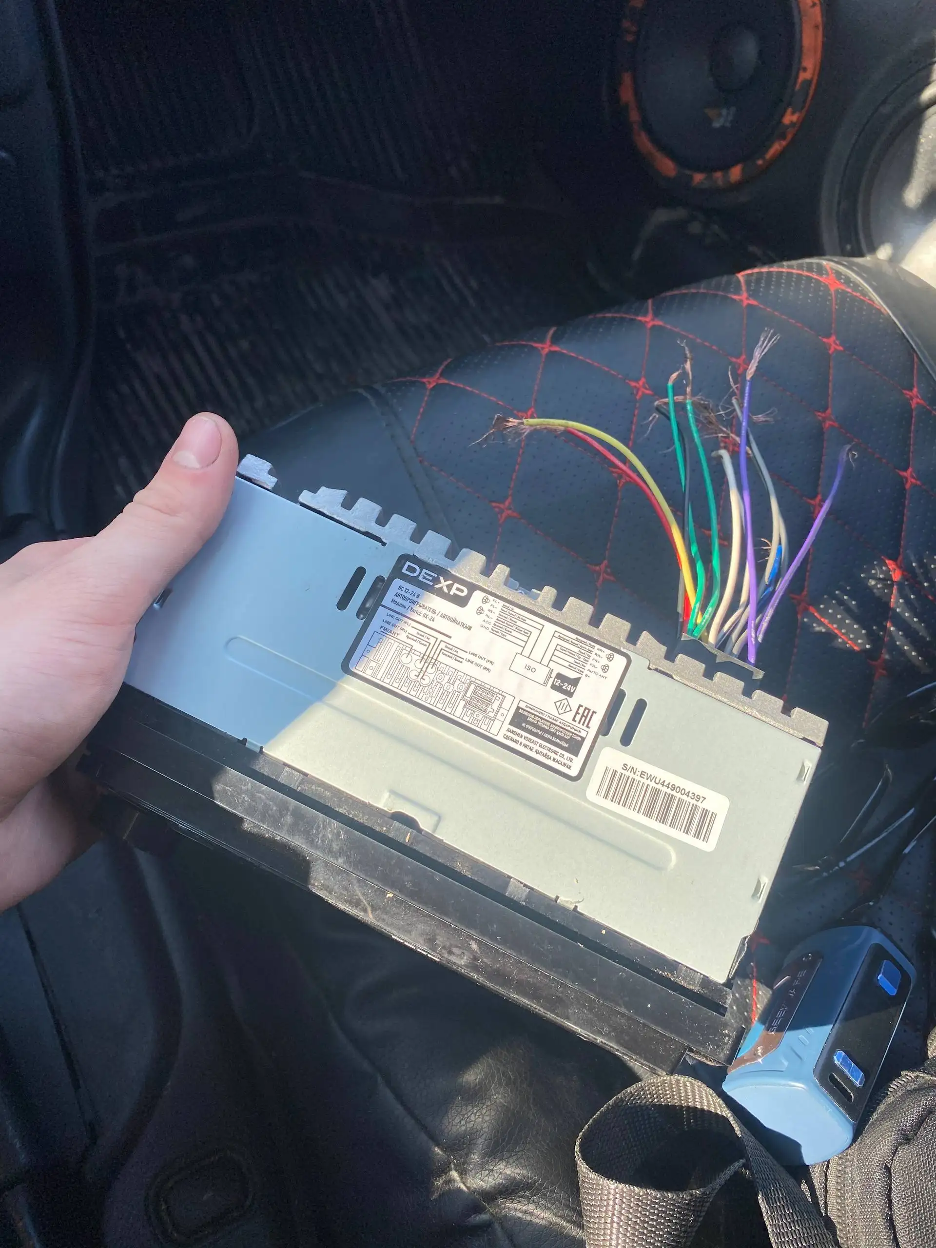 Продажа магнитолы и карты памяти - Автомобильная электроника (Электроника) в Вологда