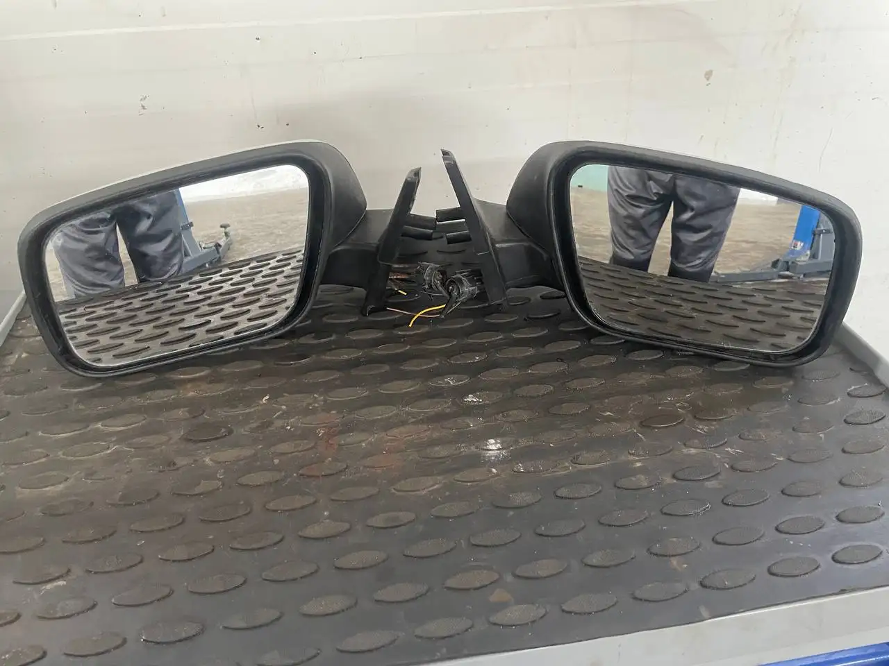 Автозапчасти Приора и Веста: зеркала, накладки, ручка КПП - Автозапчасти (Запчасти) в Вологда