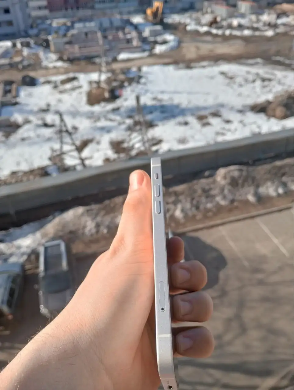 iPhone 12 в идеальном состоянии со сколом - Смартфоны (Электроника) в Вологда