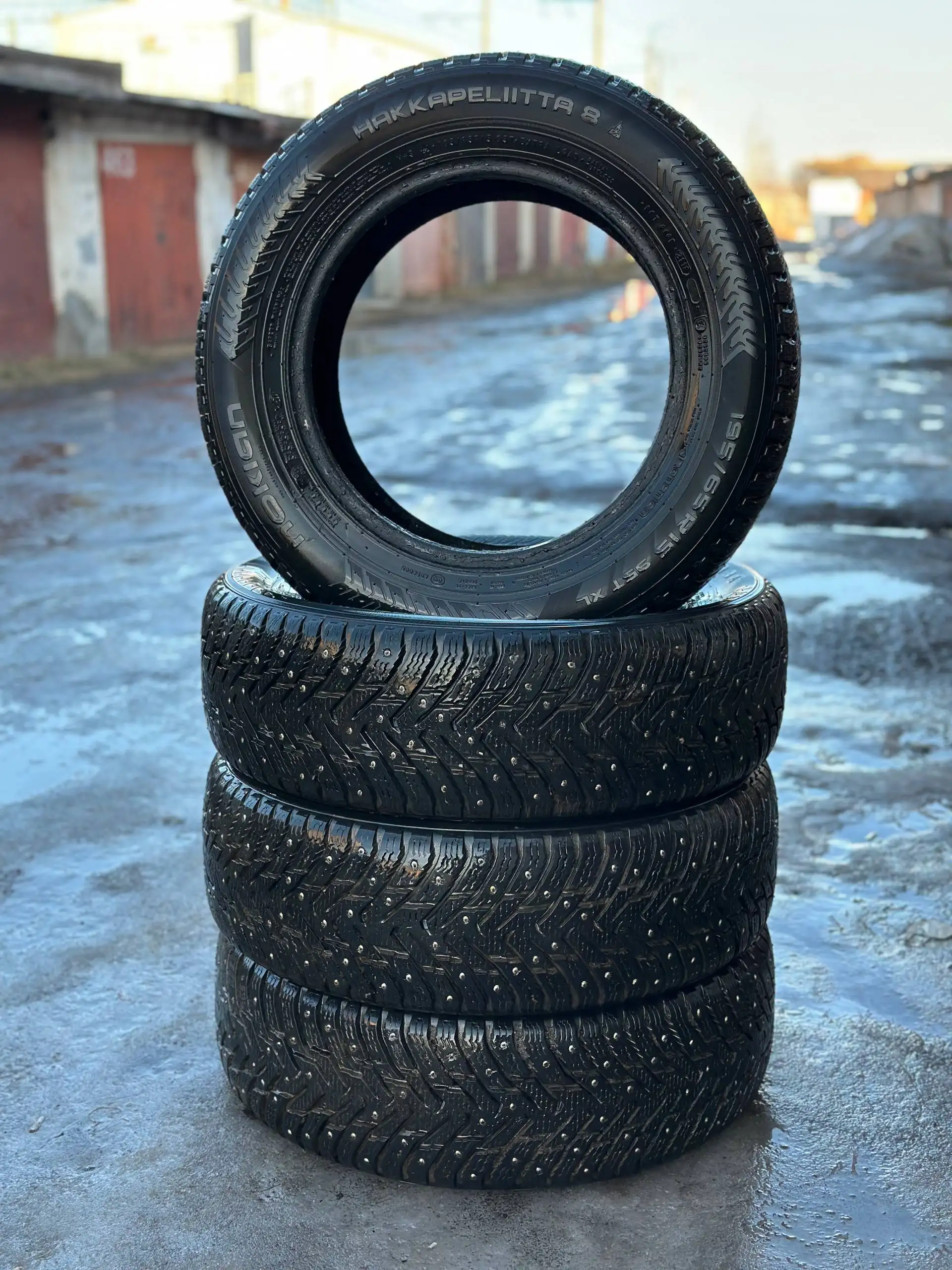 Продажа шин 195/65 R15 в отличном состоянии - Запчасти (Авто) в Вологда