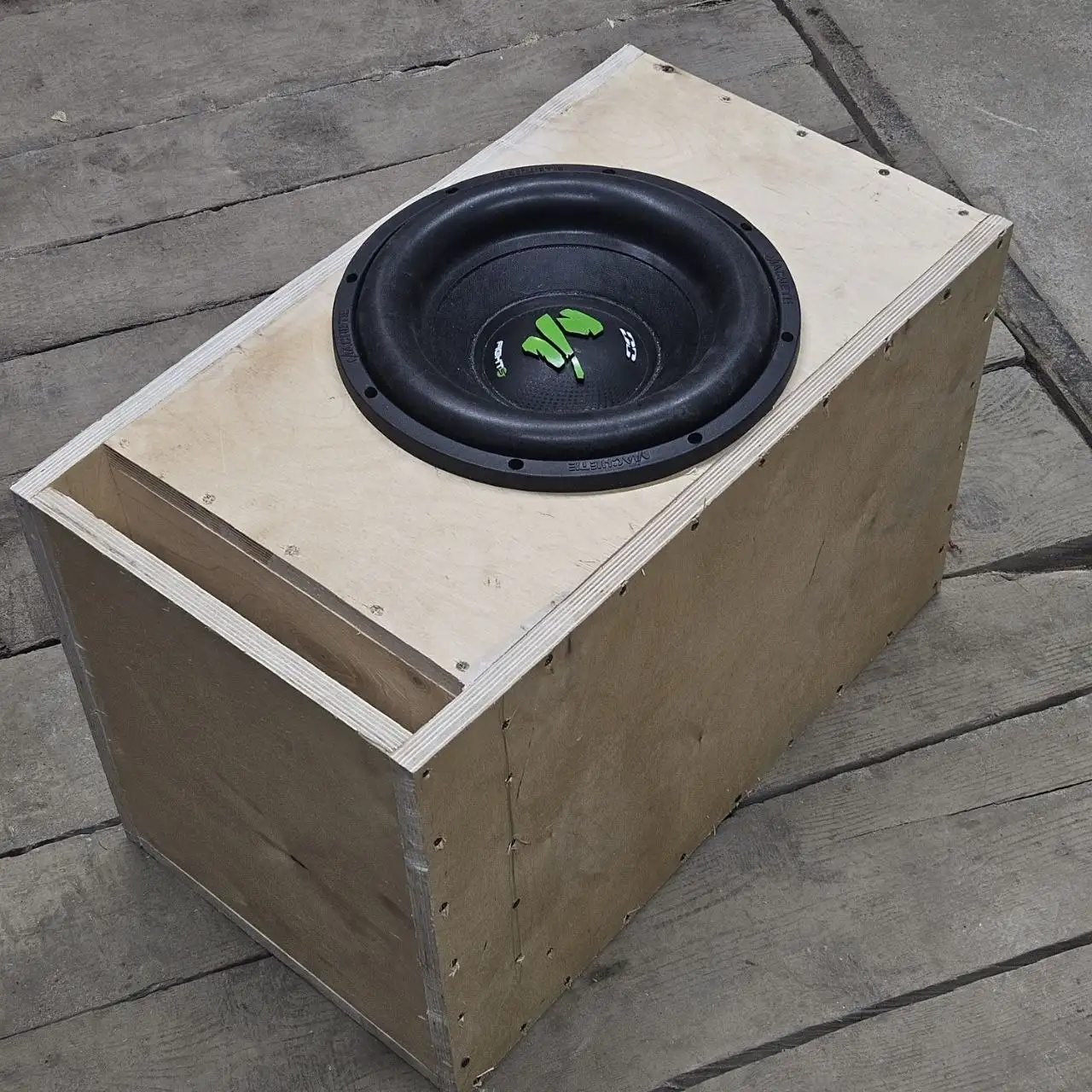 Продам сабвуфер Machete 12 fight s - Аудиотехника (Электроника) в Вологда