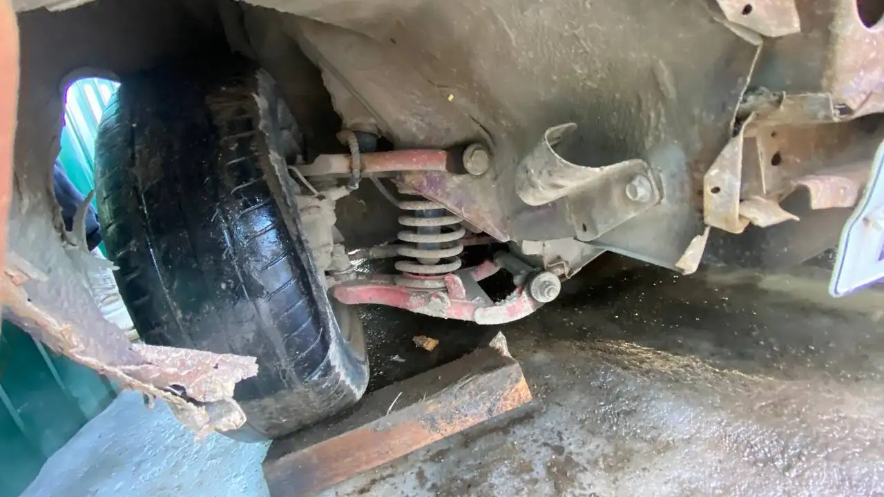 Продажа автомобиля Нива на запчасти или целиком - Запчасти (Авто) в Вологда