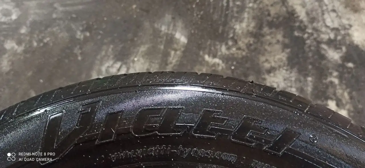 Б/у резина 22 года, отъездил 2 сезона - Запчасти (Авто) в Вологда