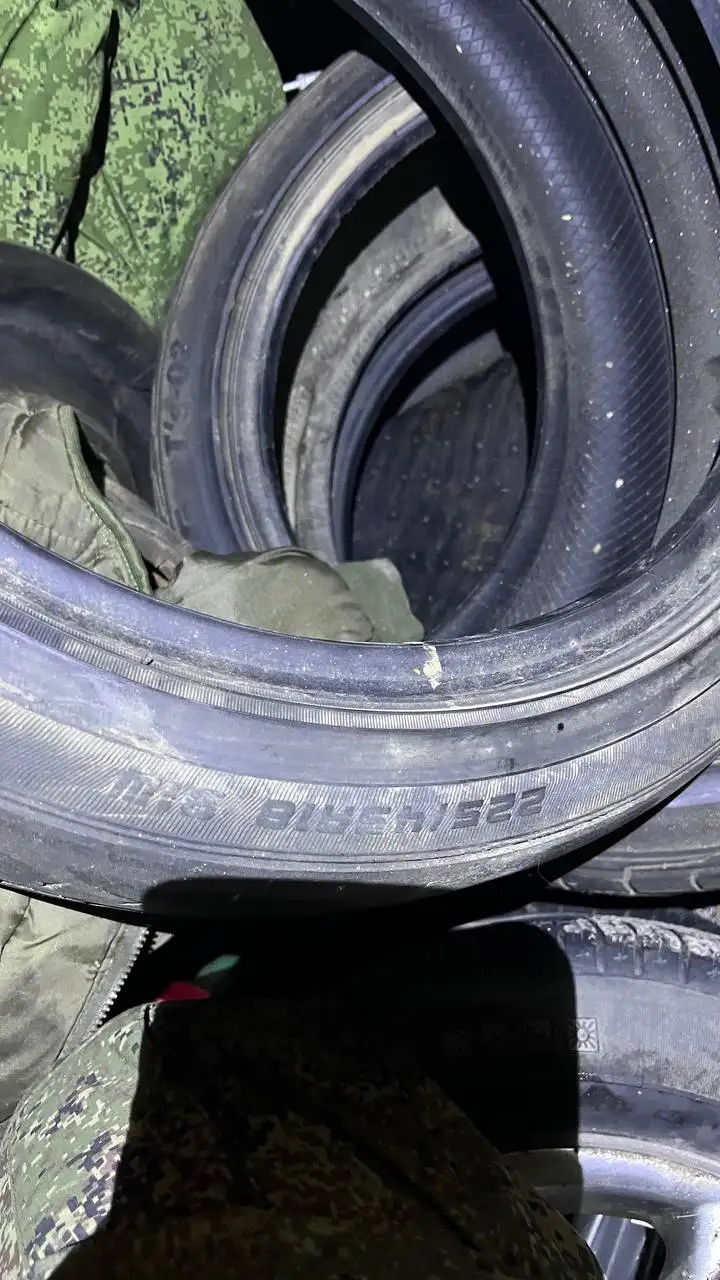 Продам резину два комплекта - Шины и диски (Авто) в Вологда