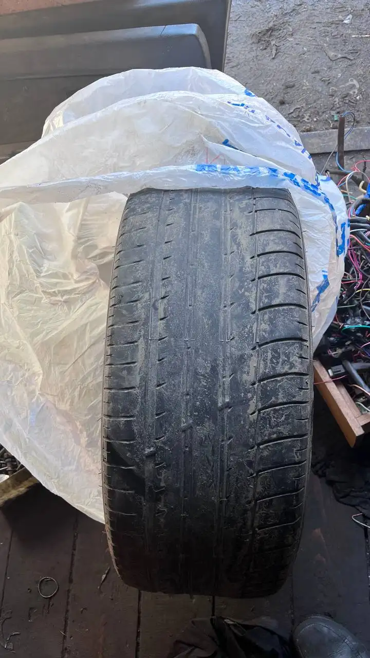 Продам резину два комплекта - Шины и диски (Авто) в Вологда