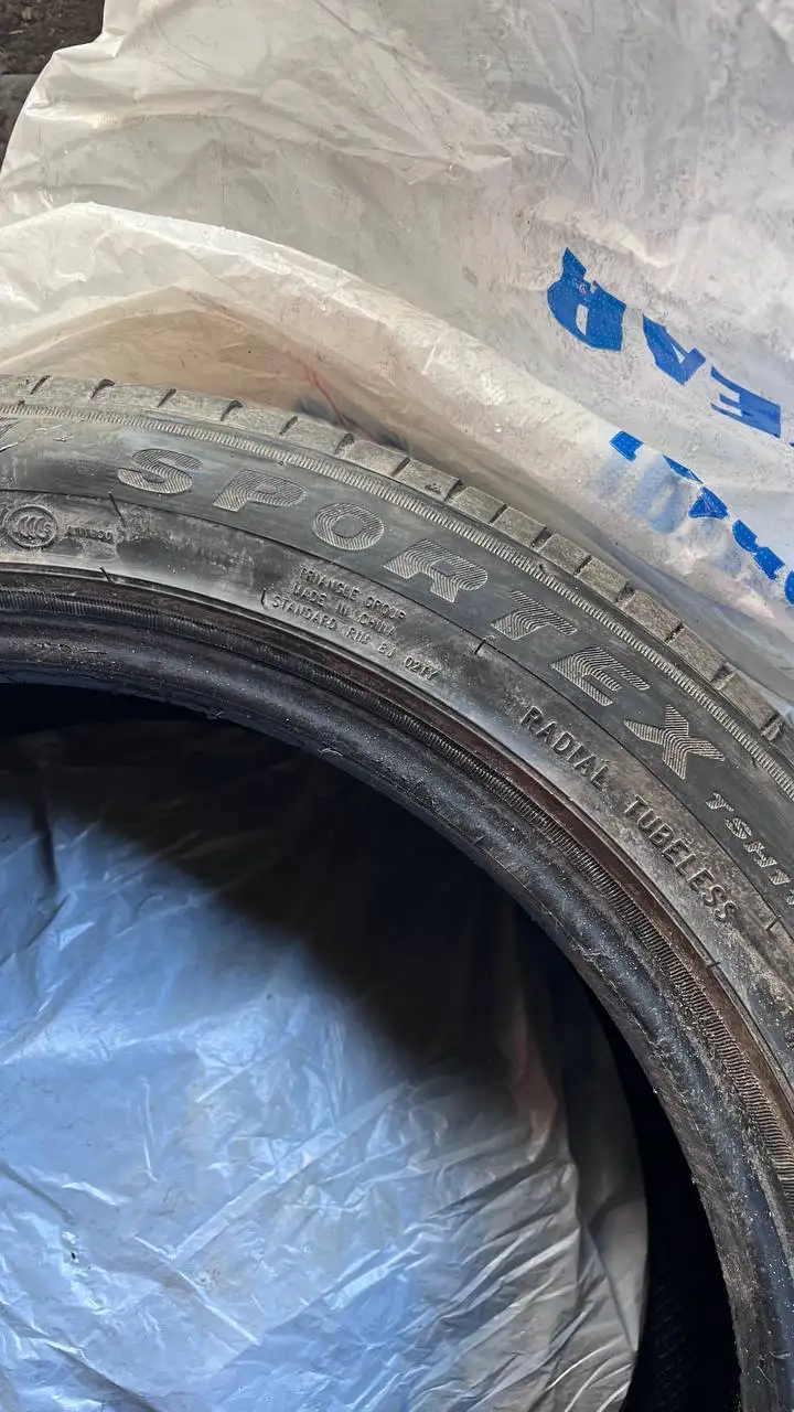 Продам резину два комплекта - Шины и диски (Авто) в Вологда