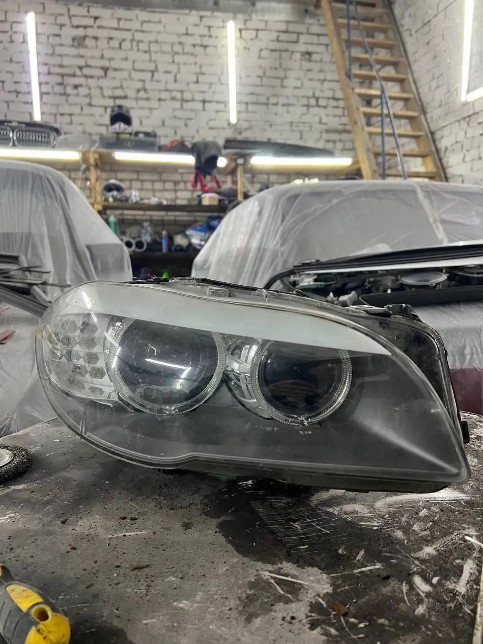 Продам правую фару от ф10 - Автозапчасти (Запчасти) в Вологда