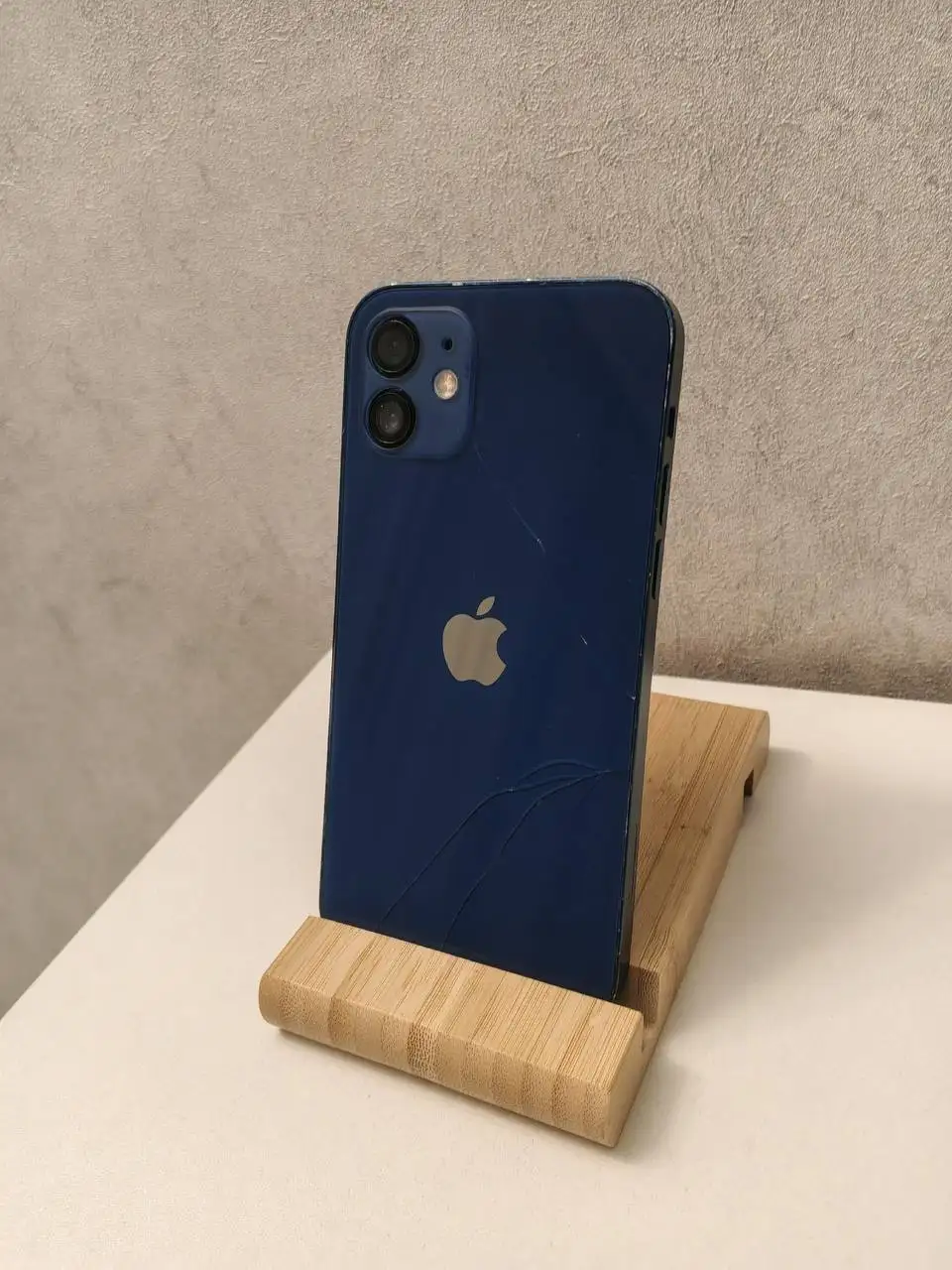 iPhone 12 128GB синий с чехлом - Смартфоны (Электроника) в Вологда