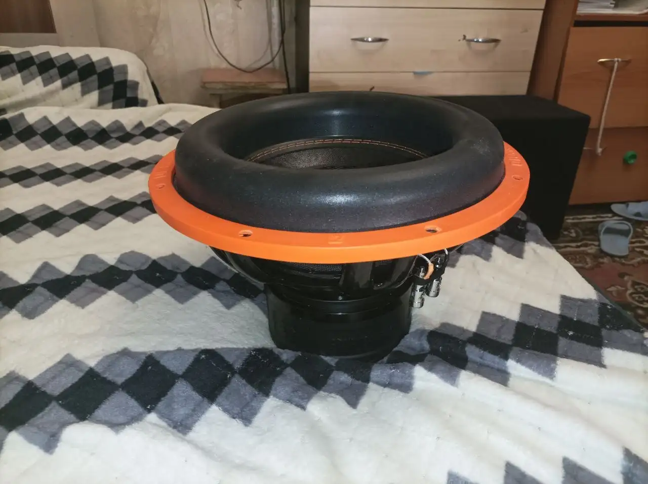 Продажа автозвукового оборудования: сабвуфер, усилитель, динамики, блоки питания и комплектующие - Аудио (Авто) в Вологда