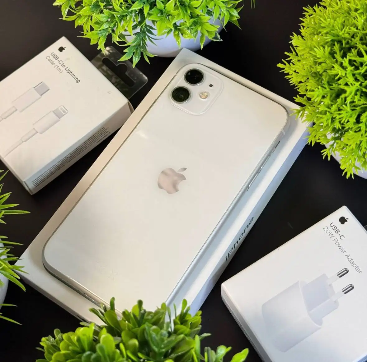 Продажа б/у iPhone 16 Pro, 15 Pro и 11 - Смартфоны (Электроника) в Вологда