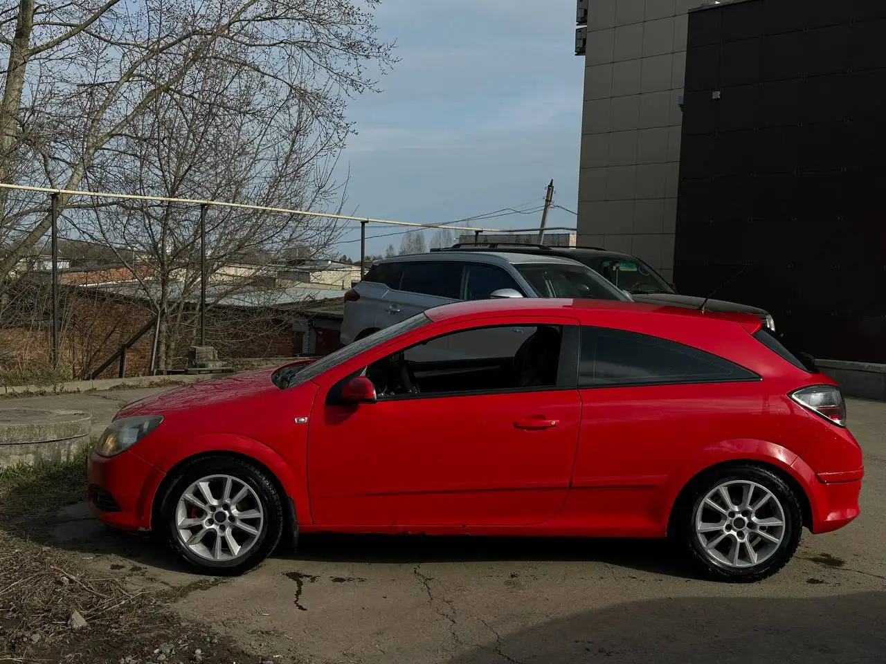 Opel Astra H 1.6 с недочетами по кузову - Авто в Вологда