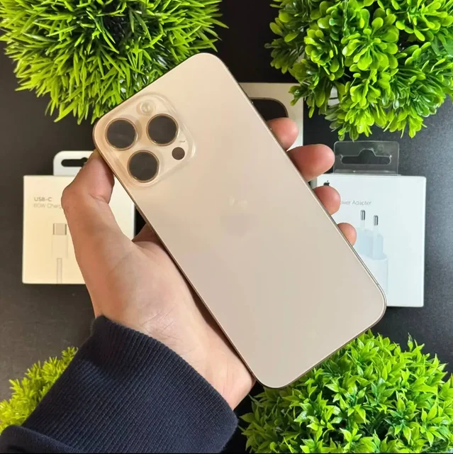 iPhone 16 Pro Max 256Gb Desert Titanium - Аудиотехника в Вологда