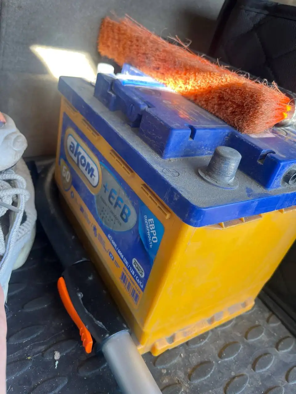 Продажа автомобильного аккумулятора Аком 60 и динамиков Dl пираньи 20 - Запчасти (Авто) в Вологда