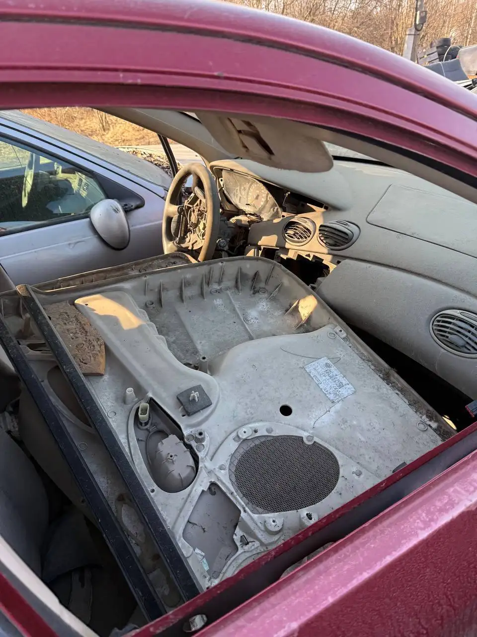 Продам целиком под разбор - Запчасти (Авто) в Вологда