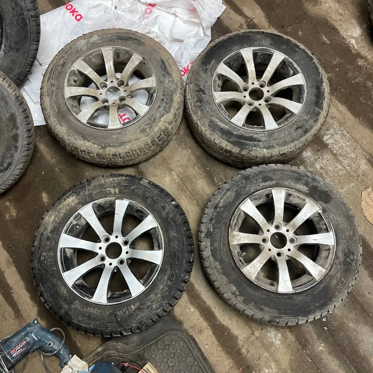 Продам литье ваз р13 4*98 с резиной - Запчасти (Авто) в Вологда