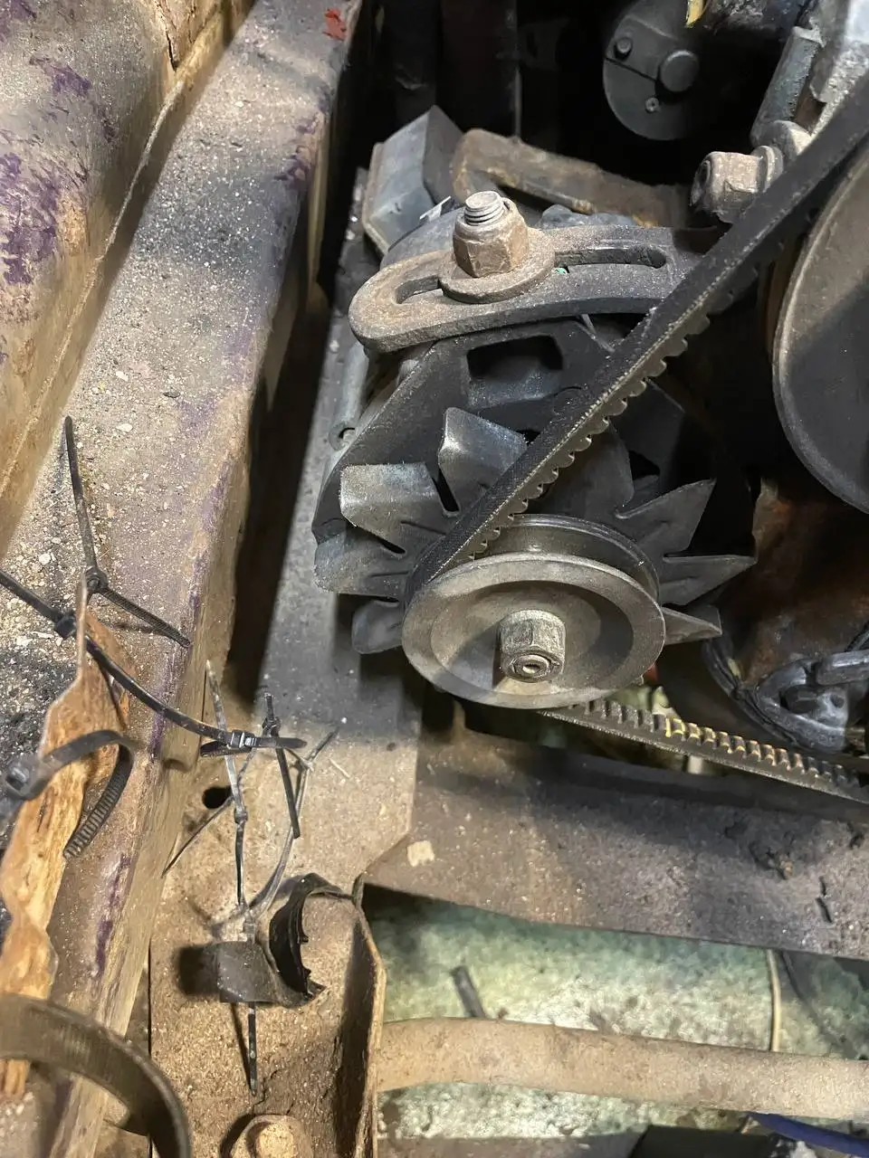 Запчасти для автомобилей ВАЗ и ИЖ в Вологде - Автомобильные запчасти для ВАЗ/ИЖ (Запчасти) в Вологда