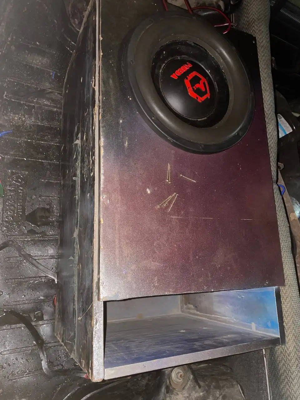 Автомобильный сабвуфер с коробом в Вологде - Аудиосистемы (Авто) в Вологда