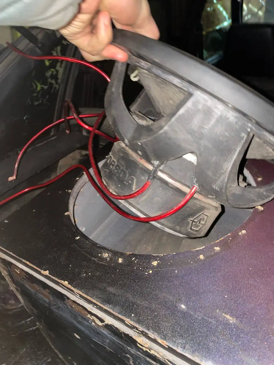 Автомобильный сабвуфер с коробом в Вологде - Аудиосистемы (Авто) в Вологда