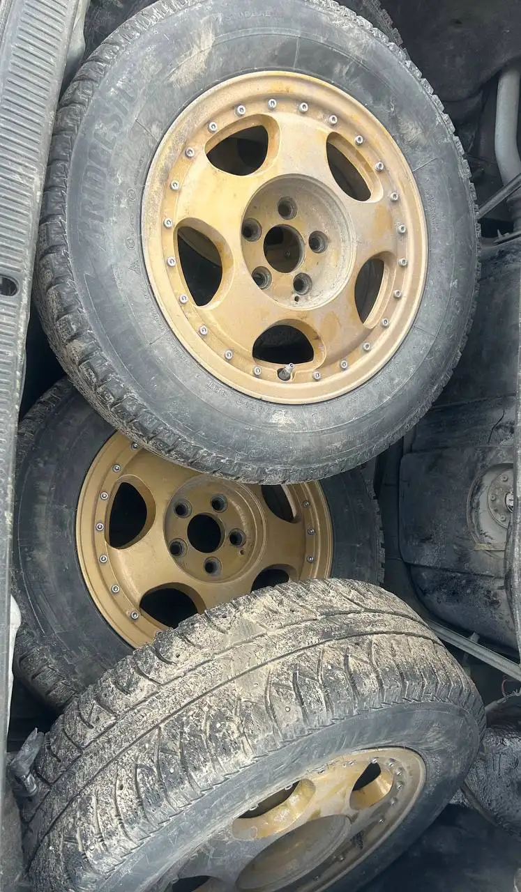 Продам литье с резиной R14 5x100 отверстие 56.1 - Запчасти (Авто) в Вологда