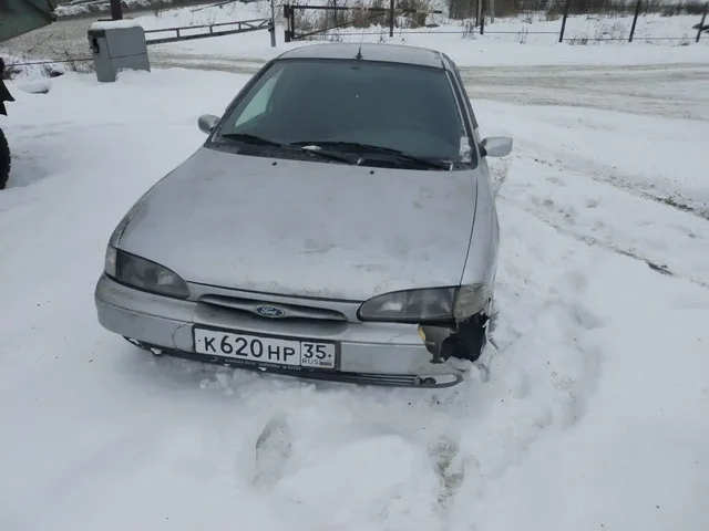Ford Mondeo 1.8 MT с кондиционером - ВАЗ 2110 в Вологда