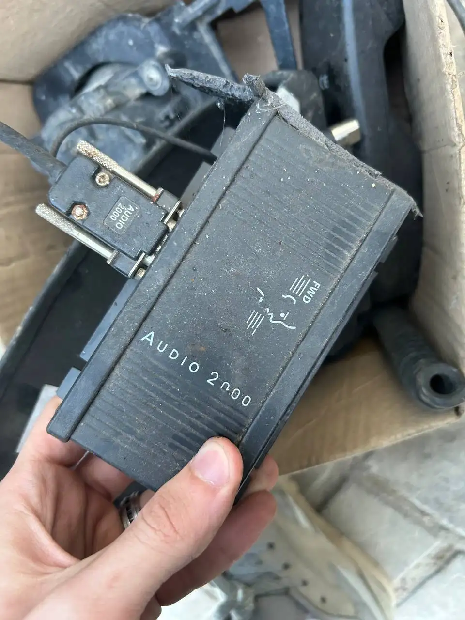 Продам туманки Jaguar и аудиосистему Toyota RAV4 - Запчасти (Авто) в Вологда