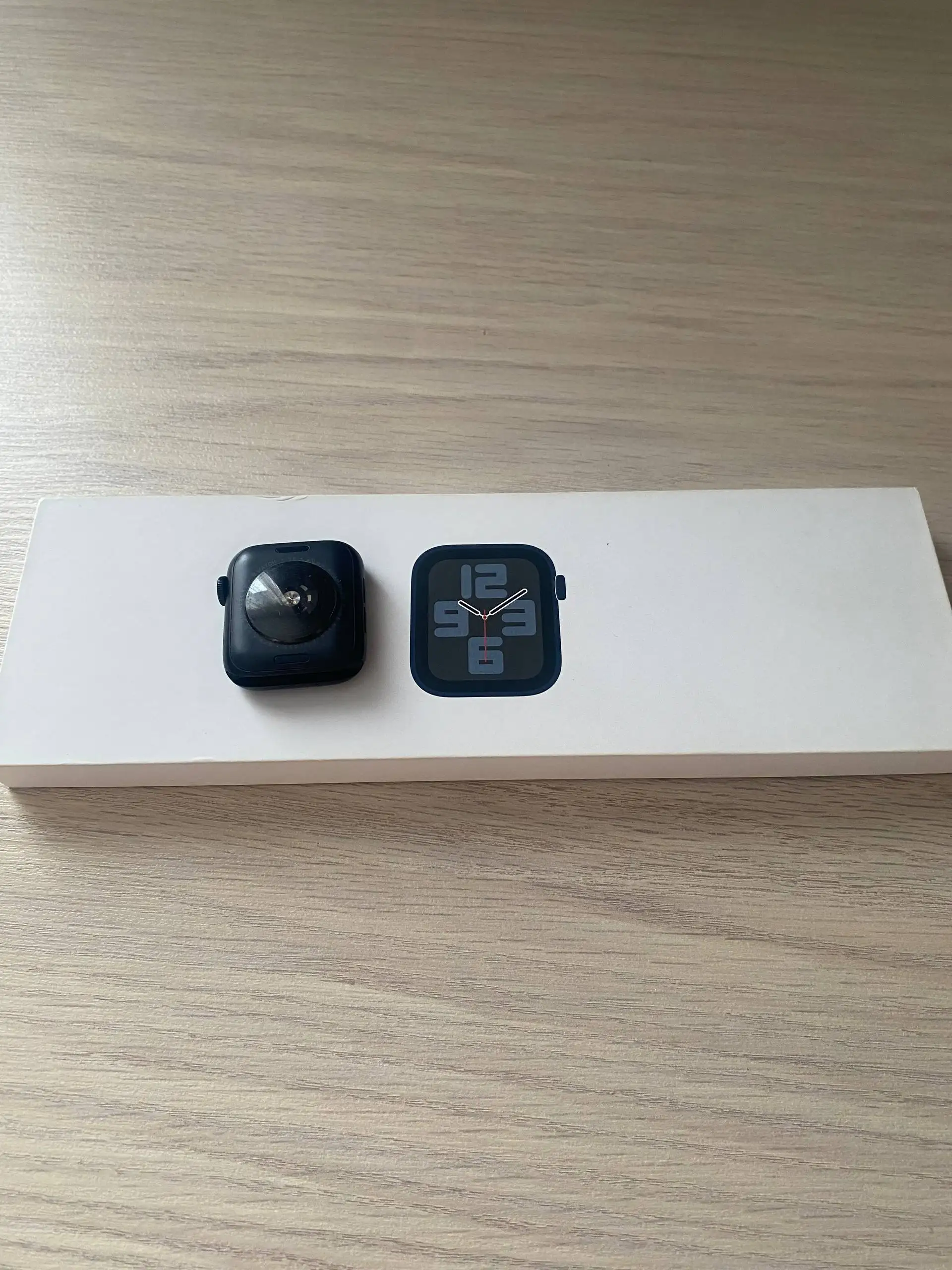 Apple Watch SE 40mm - Смарт-часы (Электроника) в Вологда