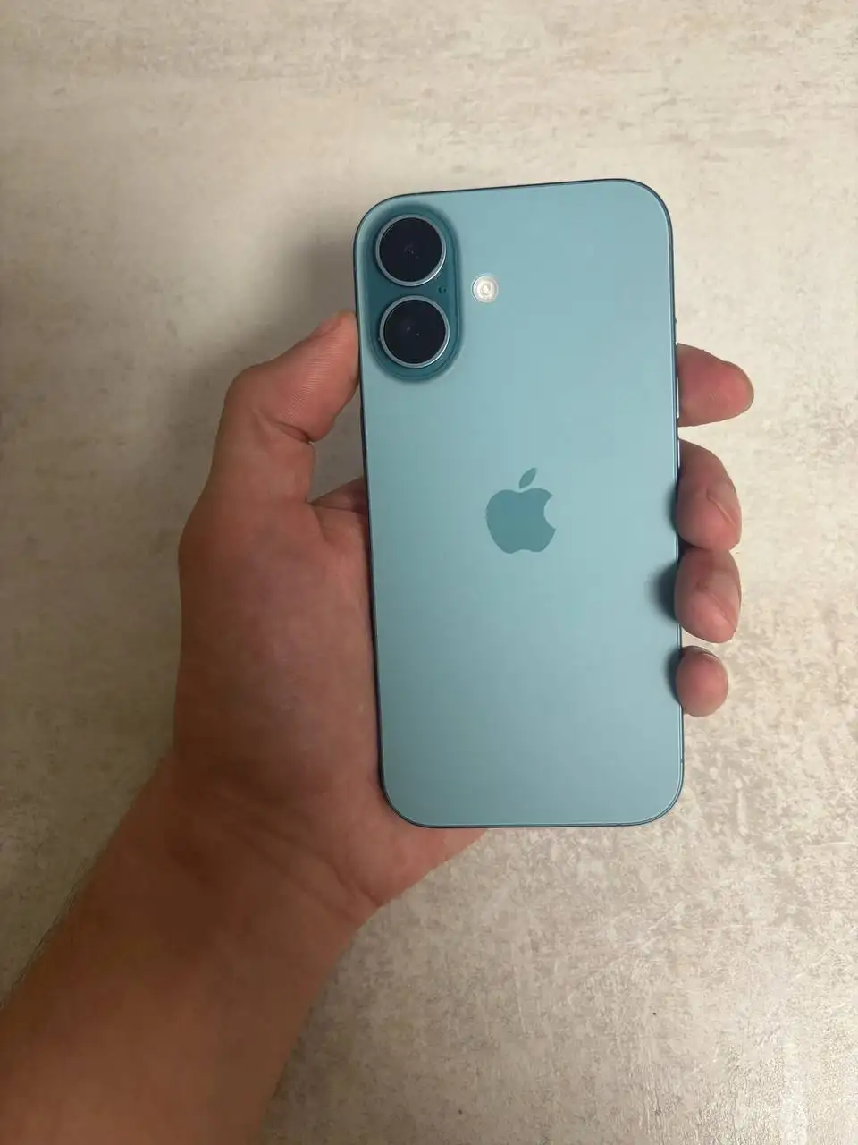 Продам IPhone 16 128Gb голубой - Смартфоны (Электроника) в Вологда