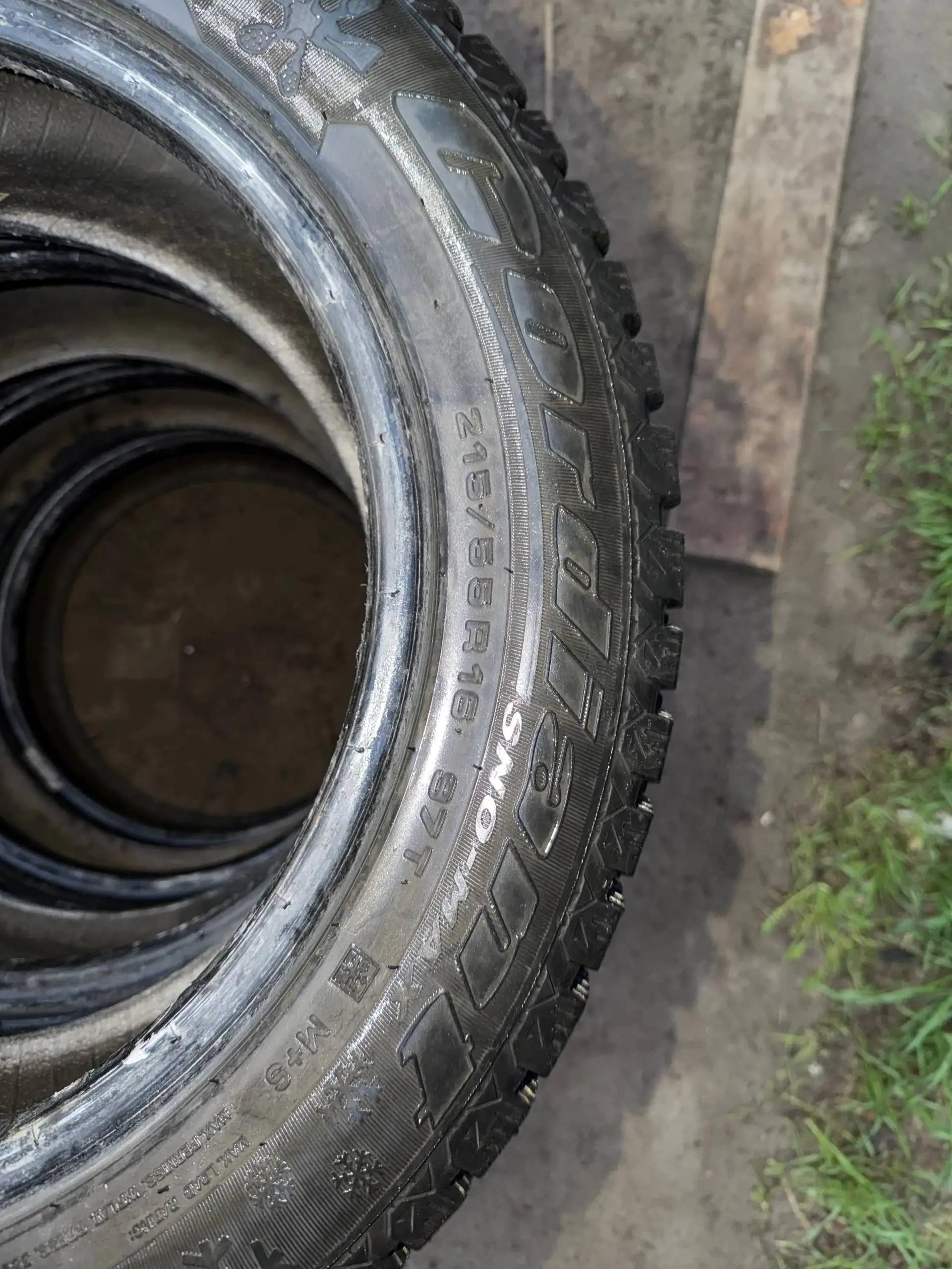 Продам 4 зимних колеса 215/55R16 - Шины и диски (Авто) в Вологда