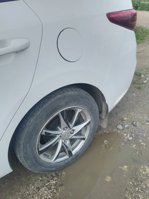 Продам диски 4x100 R15 - Автохимия и автокосметика в Вологда