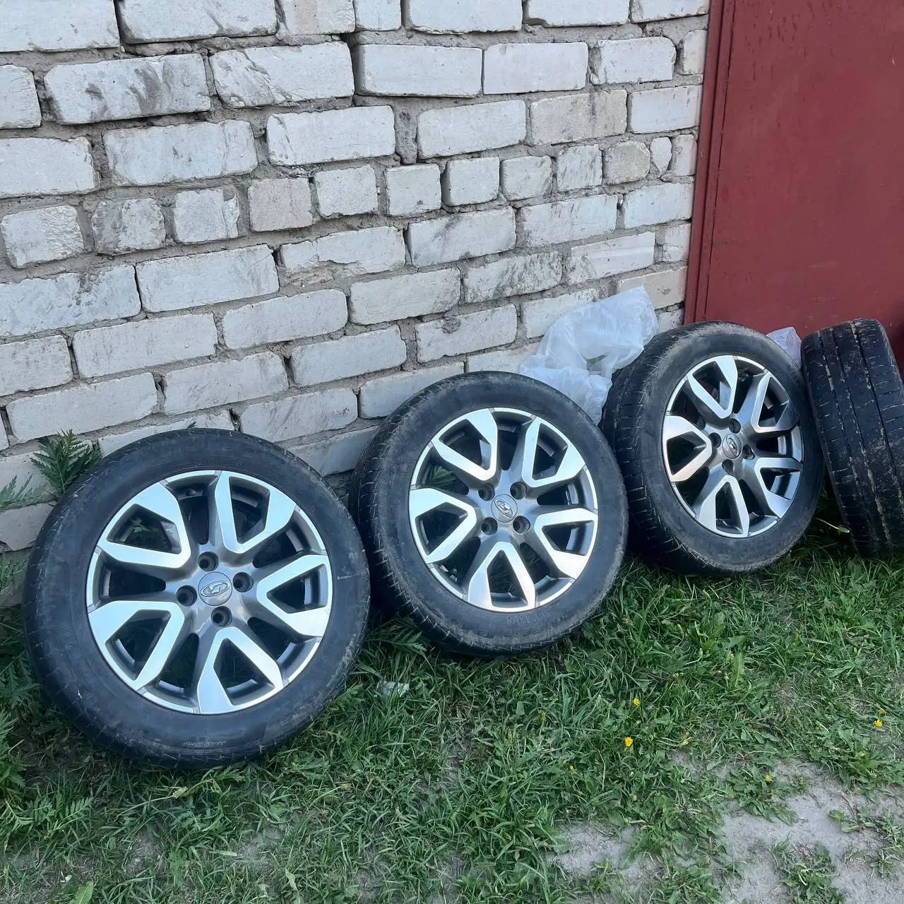 Продам диски R15 4x98 с Гранты Кросс оригиналы - Диски и шины (Авто) в Вологда