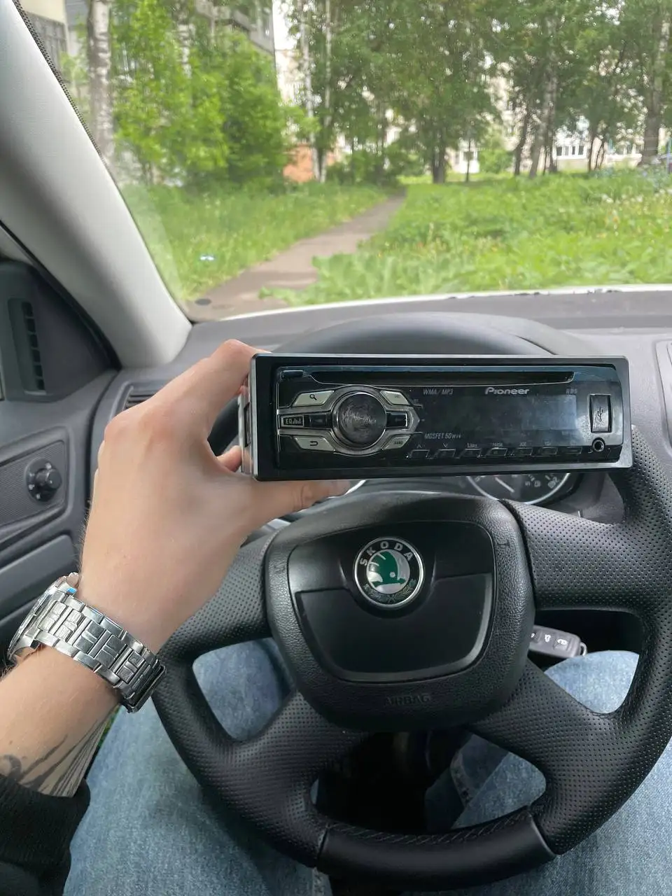 Магнитола Pioneer DEH-140UB - Автозвук (Авто) в Вологда