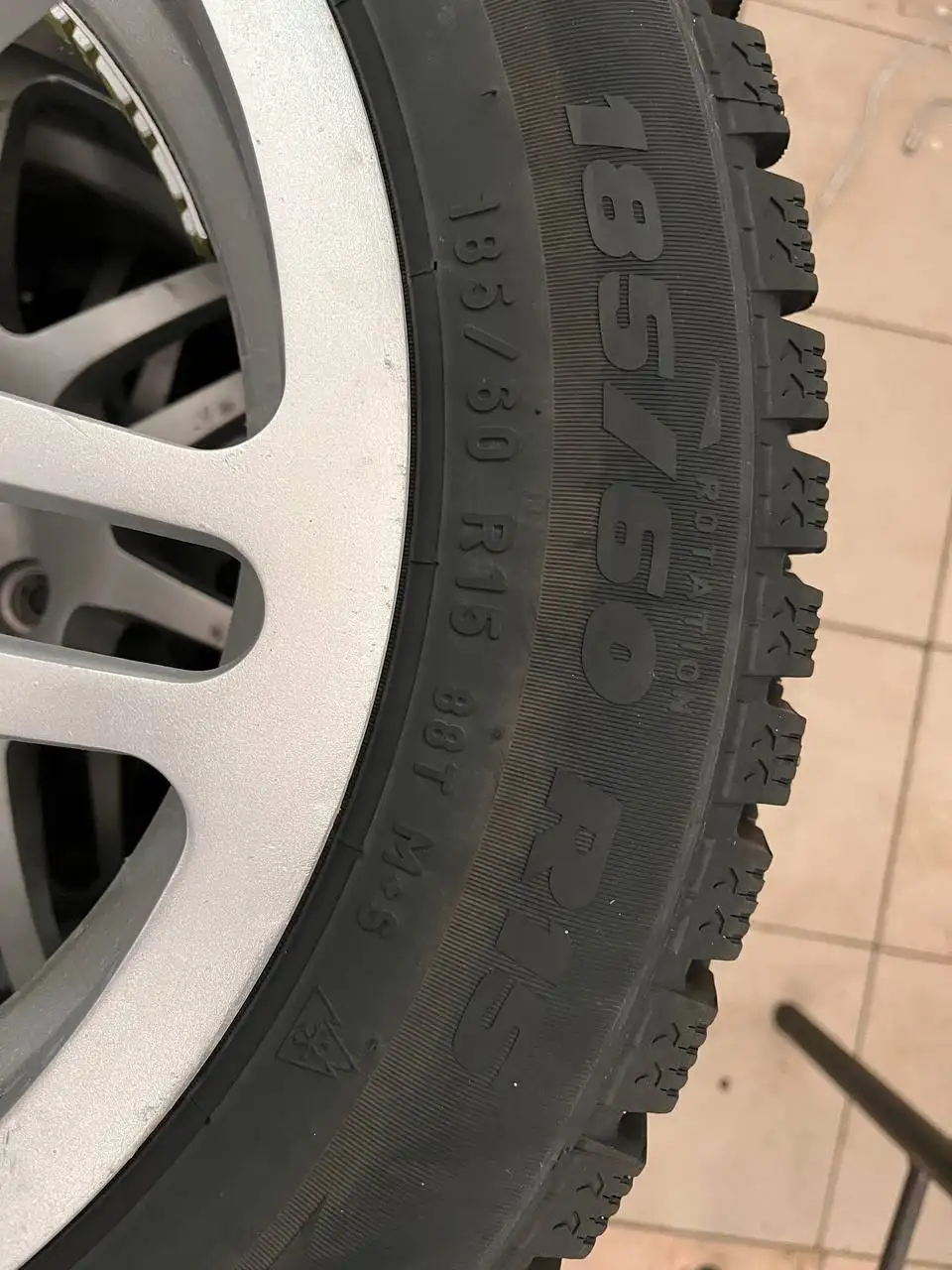 Продам диски ВСМПО Сириус зимняя резина - Диски и шины (Авто) в Вологда